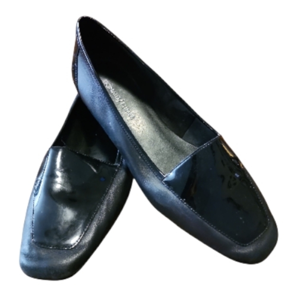 DONALD J. PLINER | Glossy Black‎ Patent Leather DeeDee Slip On Loafers | 9M